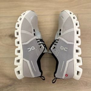 On cloud 5 waterproof size 7 women